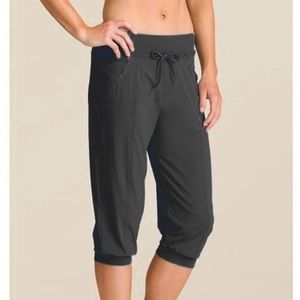athleta bakasana loose yoga capri